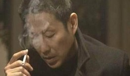 男明星抽烟被爆料视频,男星抽烟视频曝光引发热议