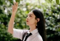 娱乐圈顶流小花大爆料,揭秘明星背后的真实生活