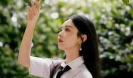 娱乐圈顶流小花大爆料,揭秘明星背后的真实生活