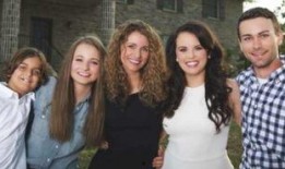 妈妈爆料丈夫结婚视频播放,丈夫结婚视频背后的温馨瞬间