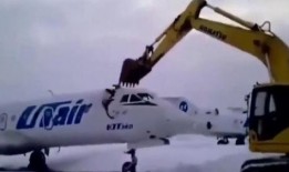飞机被挖掘机爆料视频,揭秘飞机内部神秘一角