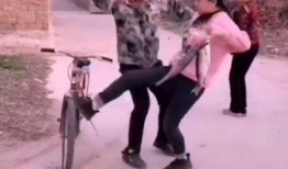 爆料搞笑小视频网站,笑料百出！揭秘搞笑小视频网站爆笑瞬间